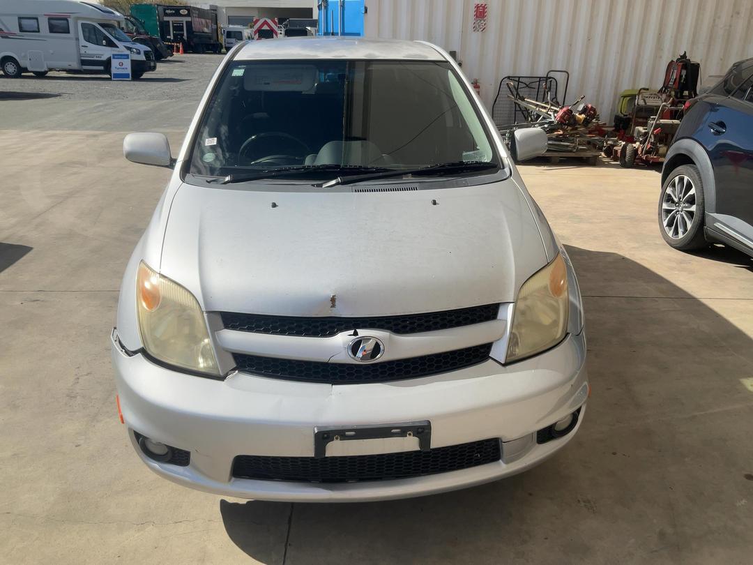 Photo '2' of Toyota IST