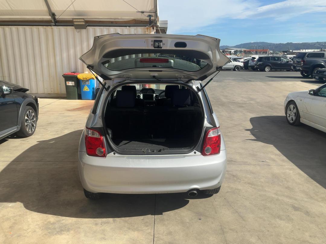 Photo '9' of Toyota IST