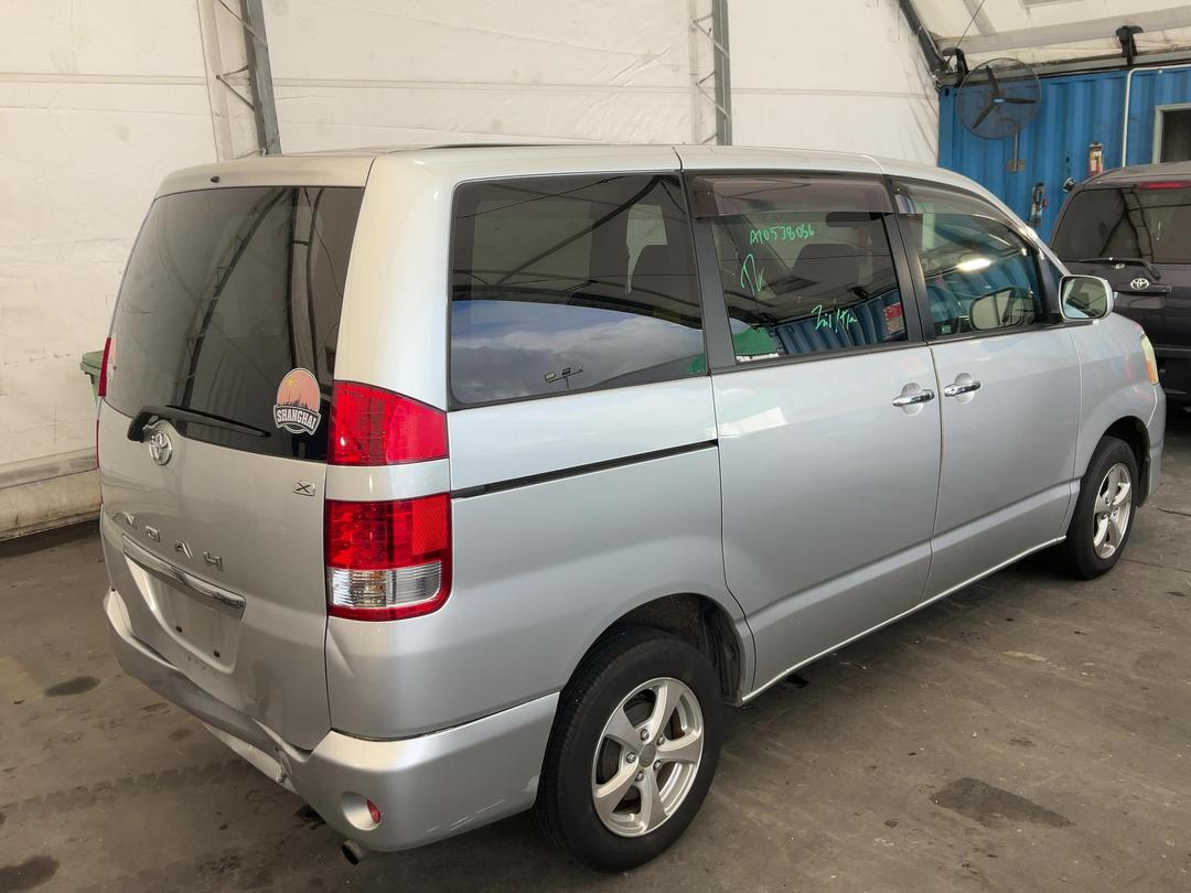 Photo '13' of Toyota Noah Photo '13' of Toyota Noah