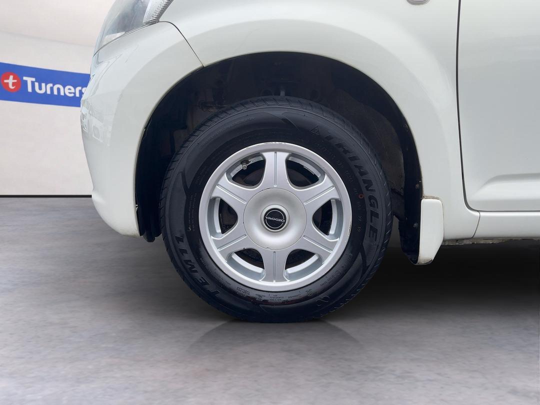 Photo '10' of Toyota Passo