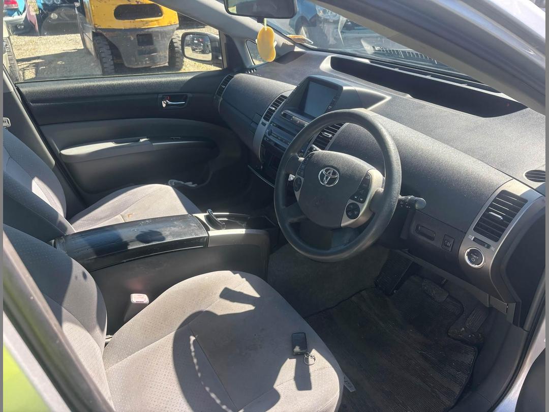 Photo '16' of Toyota Prius Photo '16' of Toyota Prius