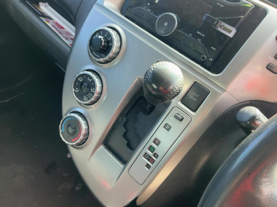 Photo '10' of Toyota Ractis Photo '10' of Toyota Ractis