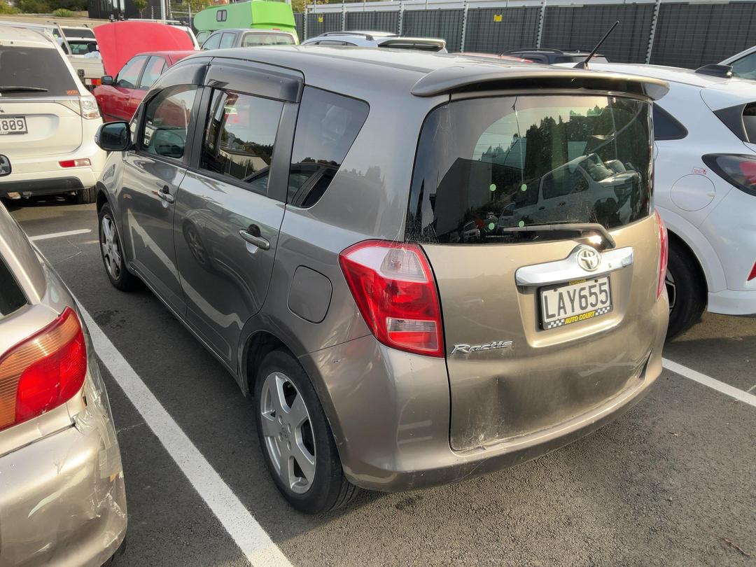 Photo '3' of Toyota Ractis