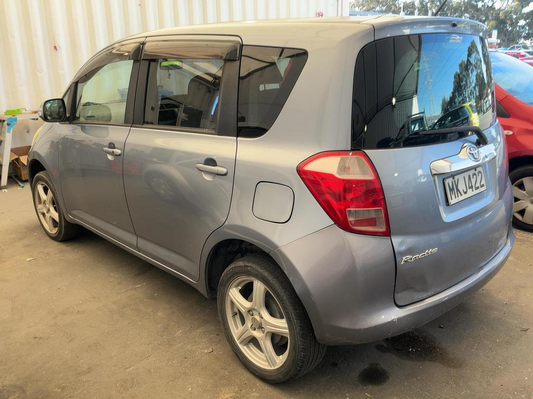 Photo '7' of Toyota Ractis Photo '7' of Toyota Ractis