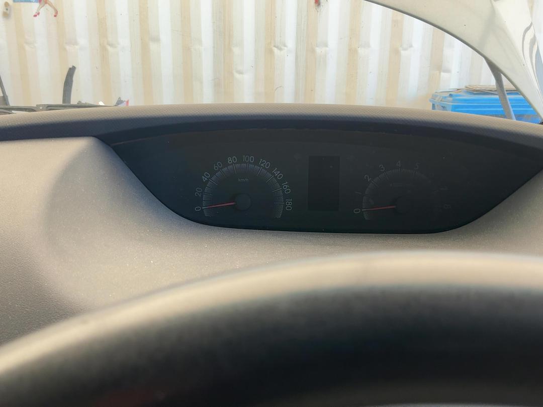 Photo '15' of Toyota Ractis Photo '15' of Toyota Ractis