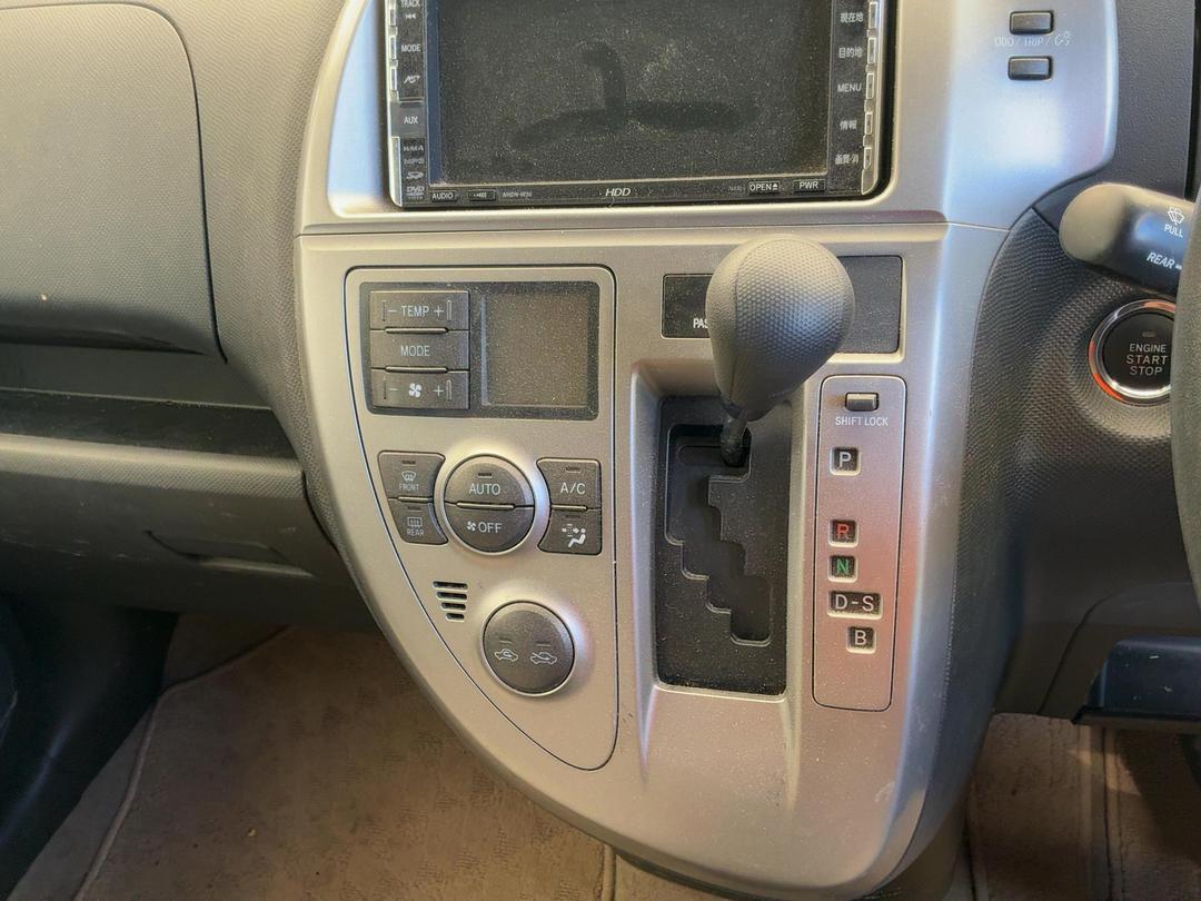 Photo '16' of Toyota Ractis Photo '16' of Toyota Ractis