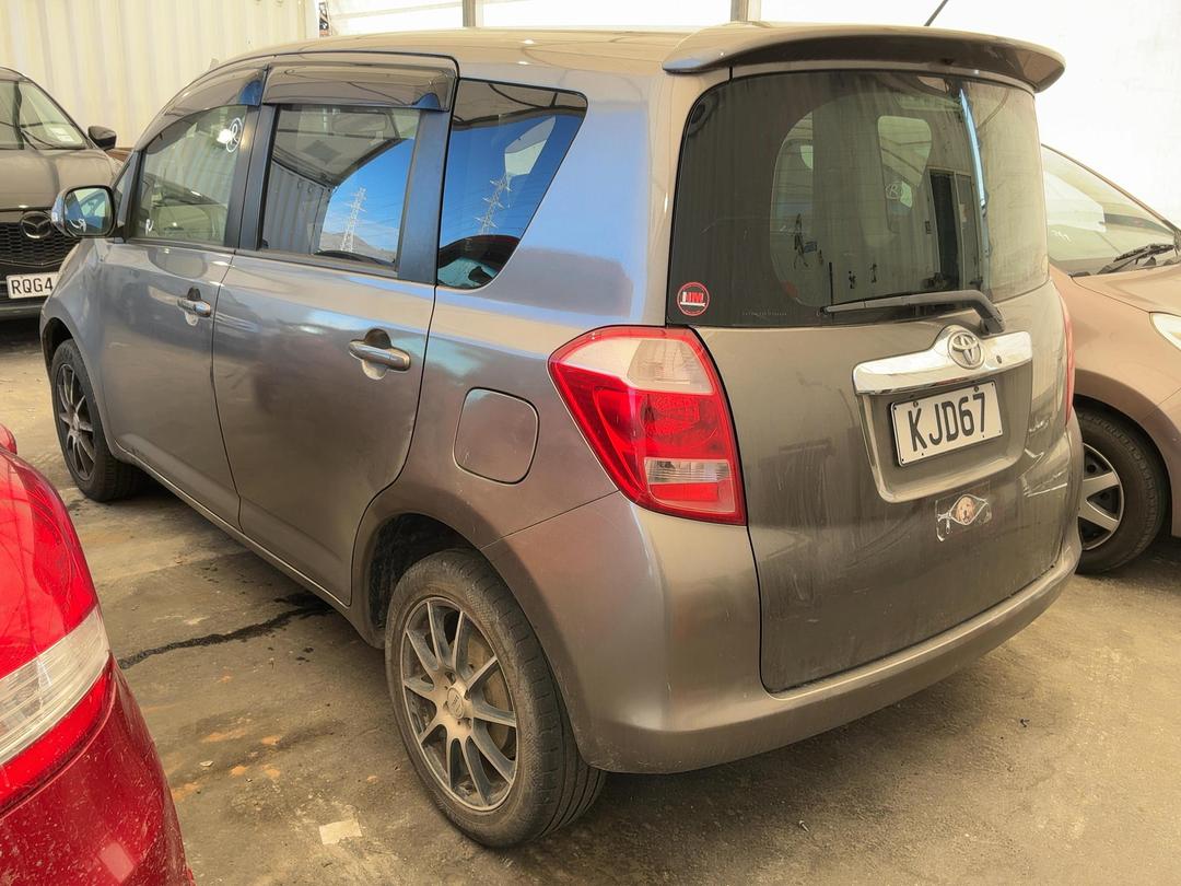 Photo '6' of Toyota Ractis Photo '6' of Toyota Ractis