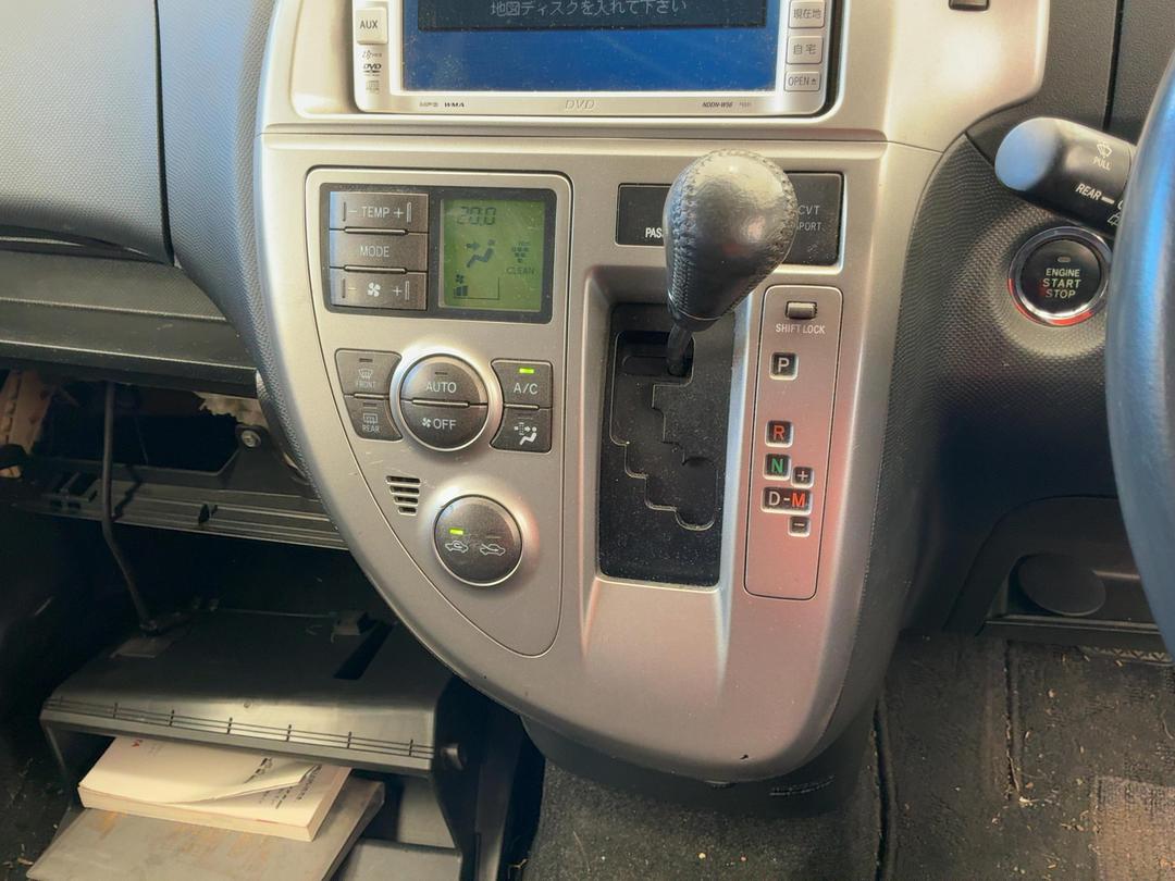 Photo '16' of Toyota Ractis Photo '16' of Toyota Ractis