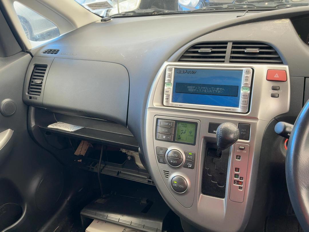 Photo '17' of Toyota Ractis Photo '17' of Toyota Ractis