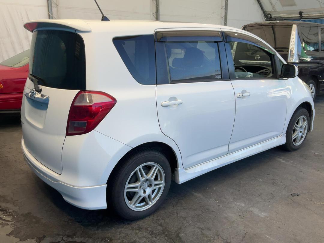 Photo '5' of Toyota Ractis 1.5 Photo '5' of Toyota Ractis 1.5