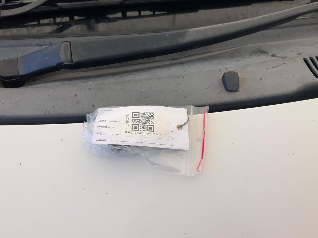 Photo '15' of Toyota Ractis 1.5 Photo '15' of Toyota Ractis 1.5