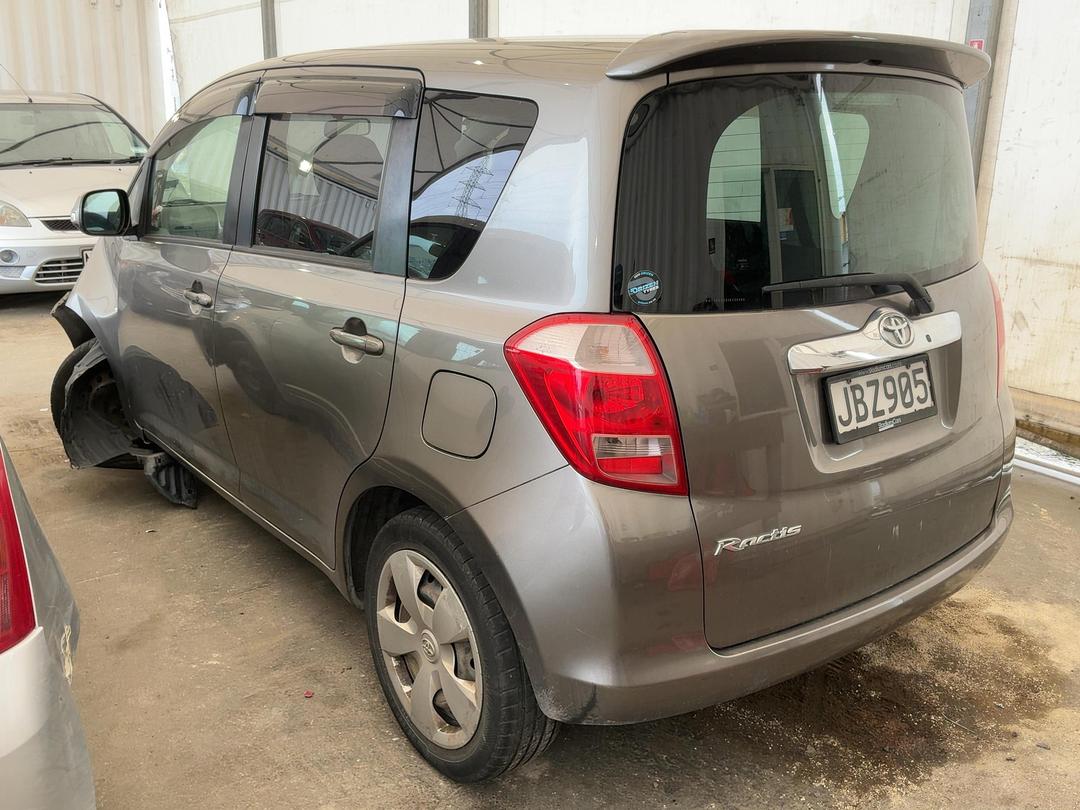 Photo '6' of Toyota Ractis Photo '6' of Toyota Ractis