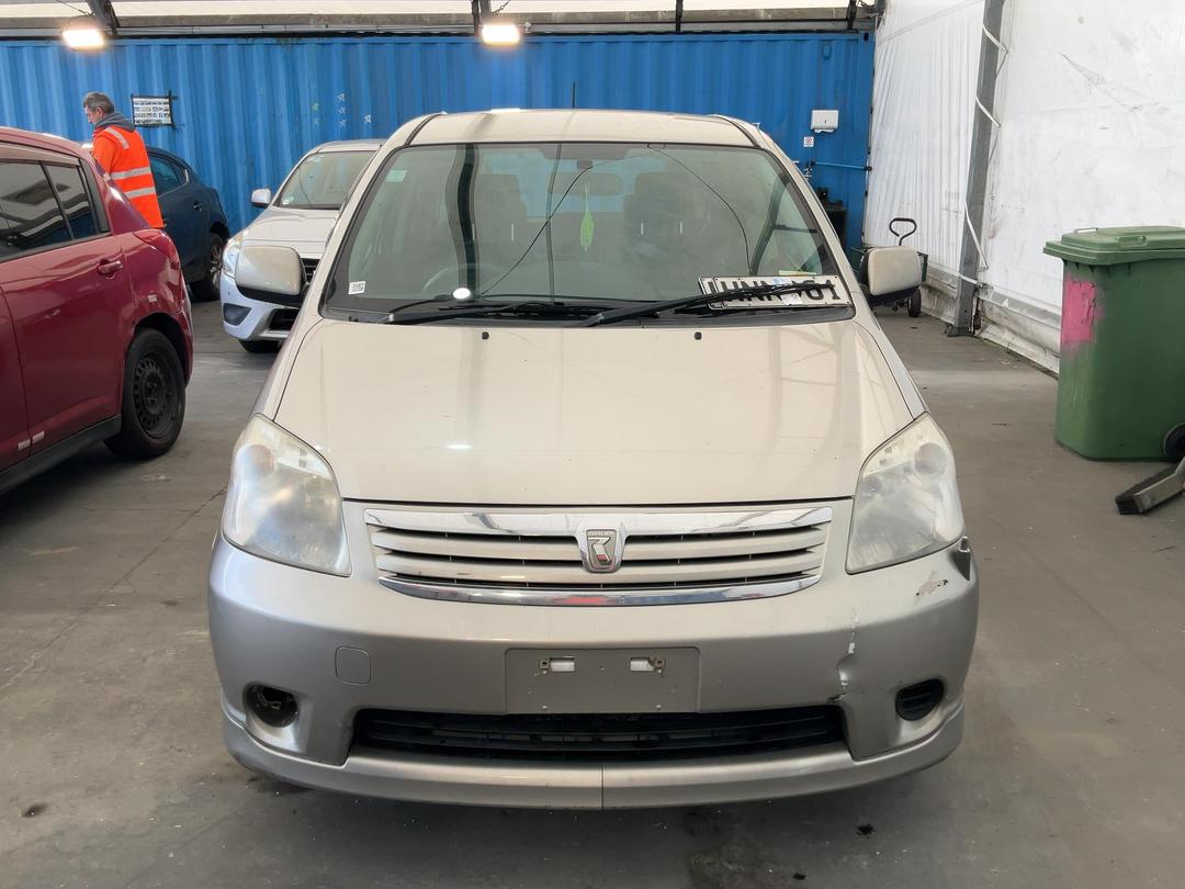 Photo '2' of Toyota Raum Photo '2' of Toyota Raum