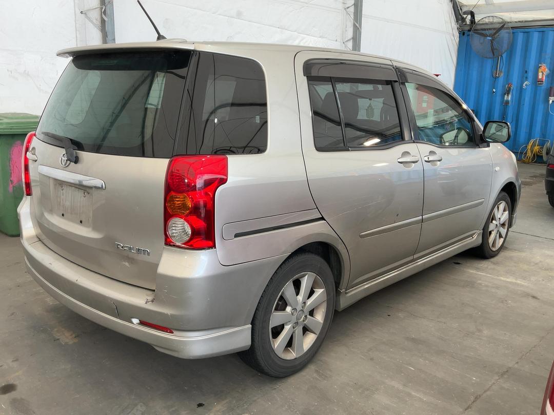 Photo '6' of Toyota Raum Photo '6' of Toyota Raum