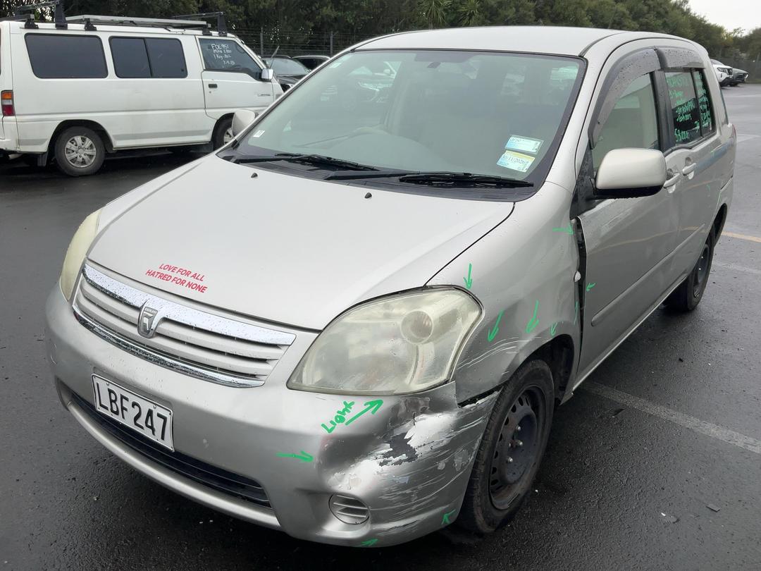 Photo '2' of Toyota Raum Photo '2' of Toyota Raum