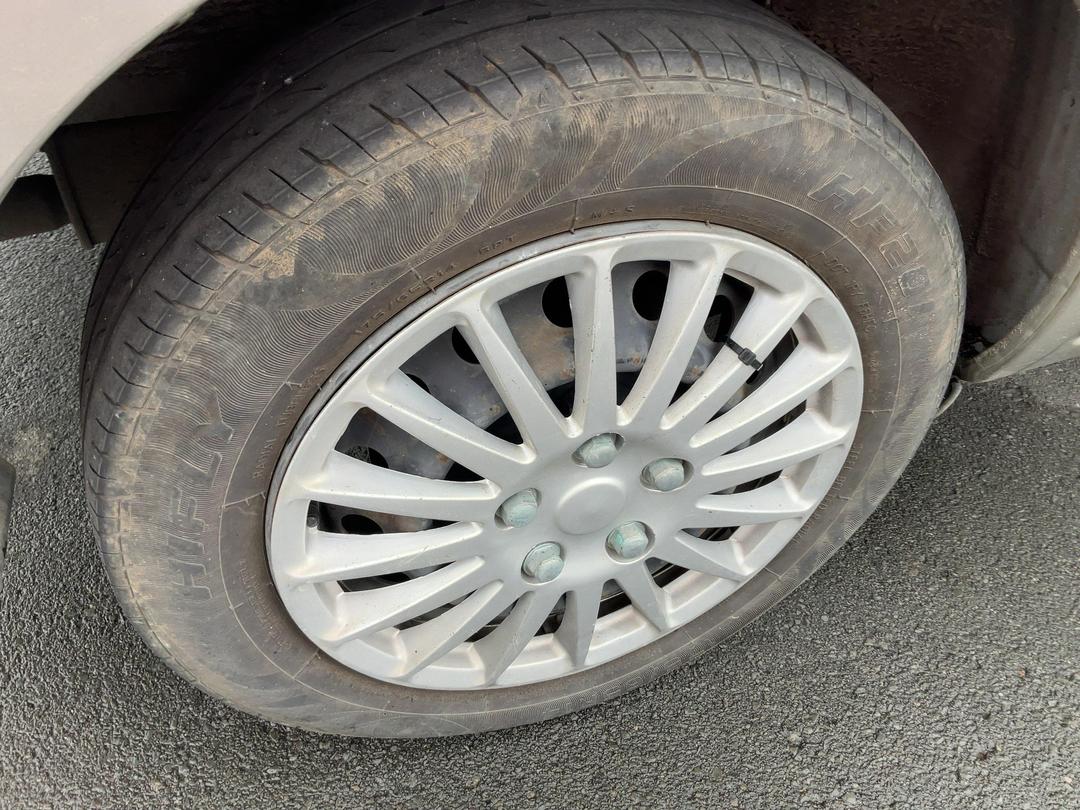 Photo '5' of Toyota Raum Photo '5' of Toyota Raum