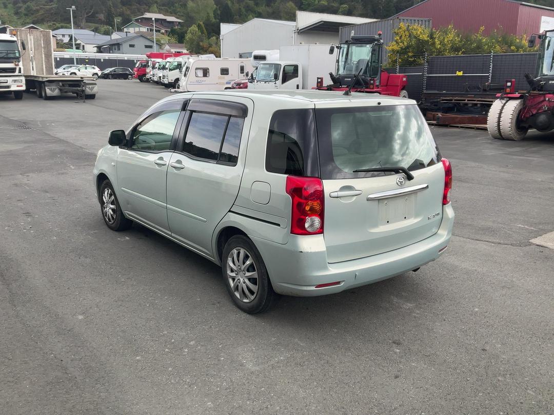 Photo '5' of Toyota Raum Photo '5' of Toyota Raum