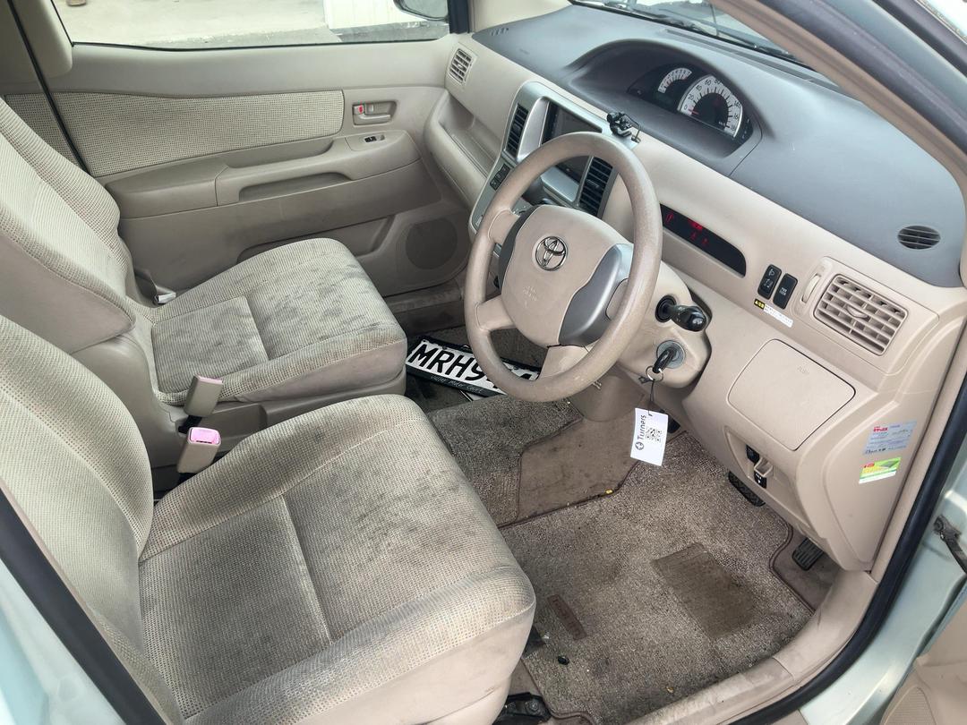 Photo '18' of Toyota Raum Photo '18' of Toyota Raum