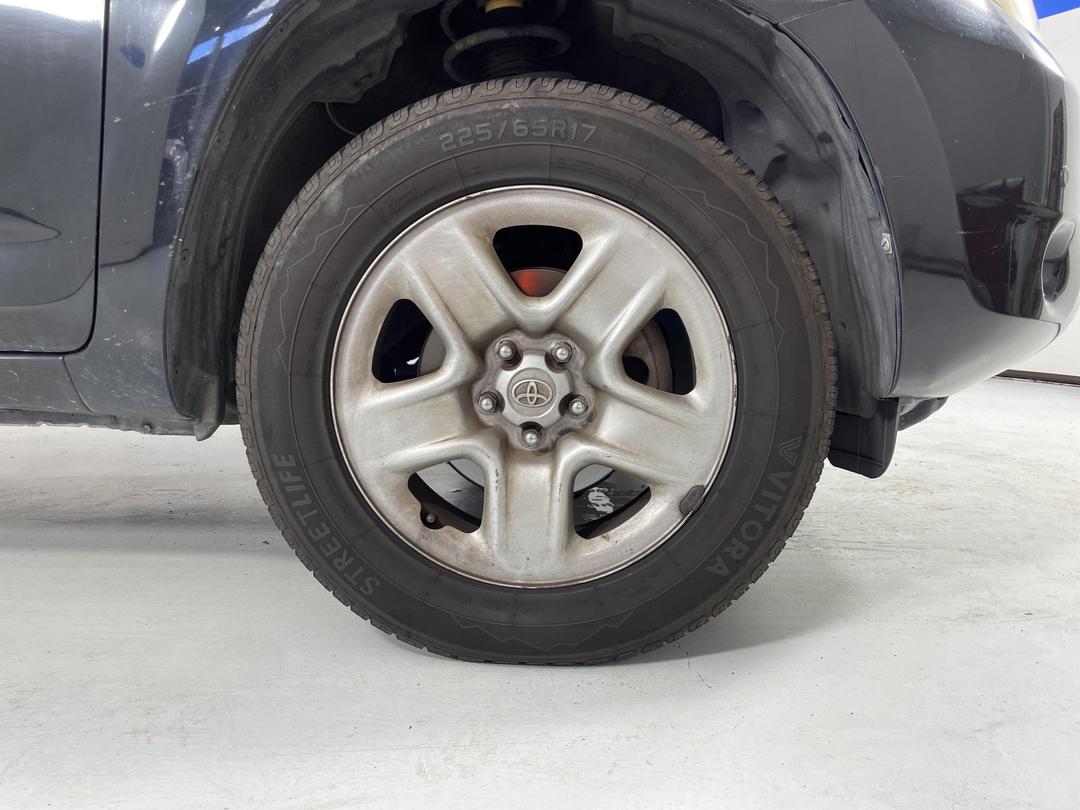 Photo '7' of Toyota Rav4