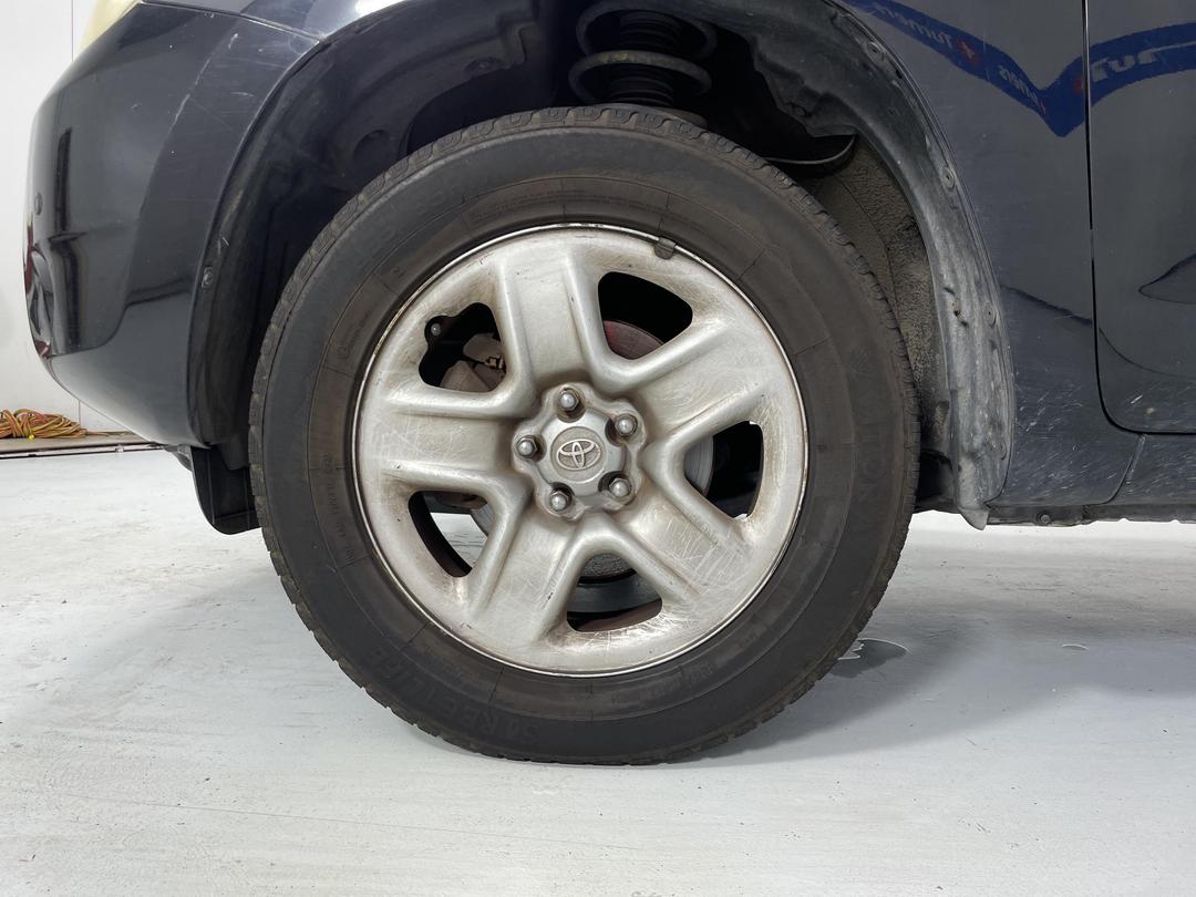 Photo '8' of Toyota Rav4