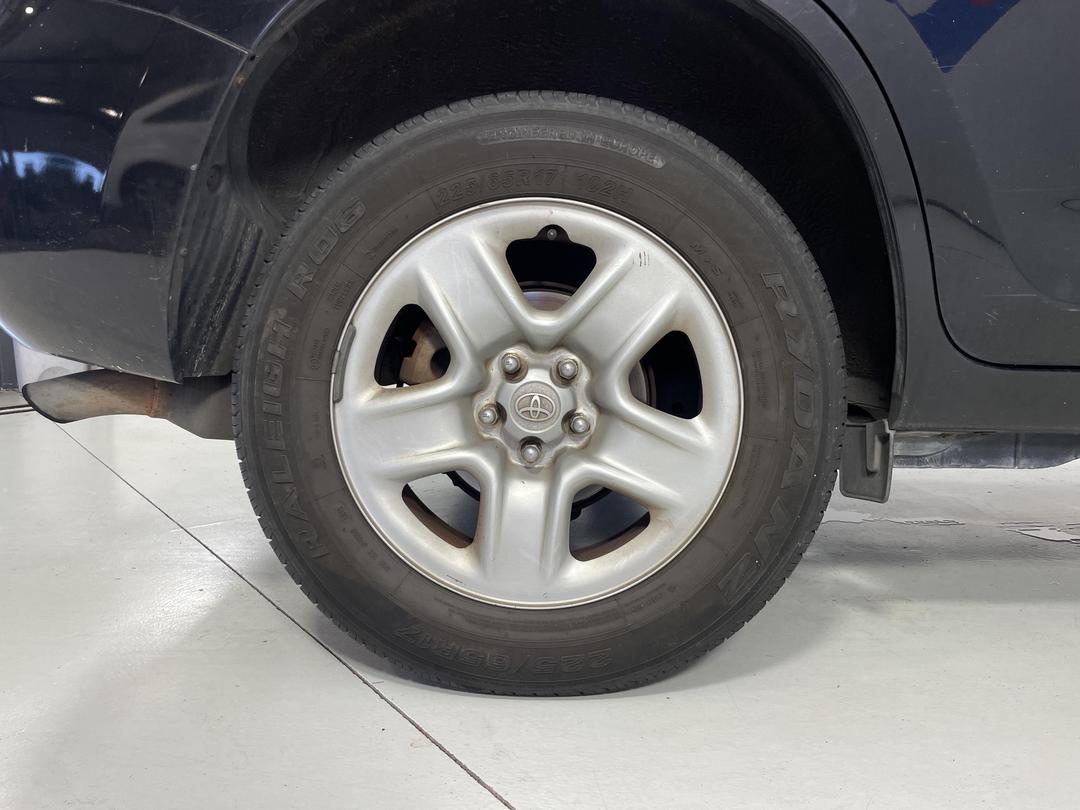 Photo '10' of Toyota Rav4