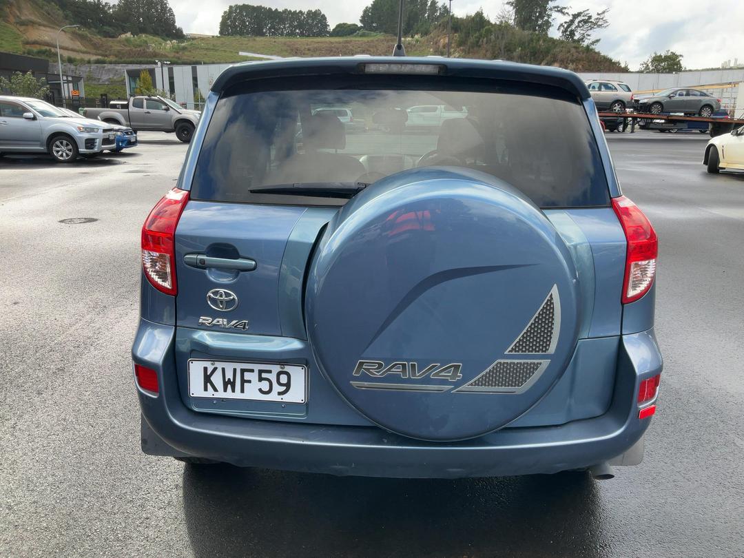 Photo '6' of Toyota Rav4