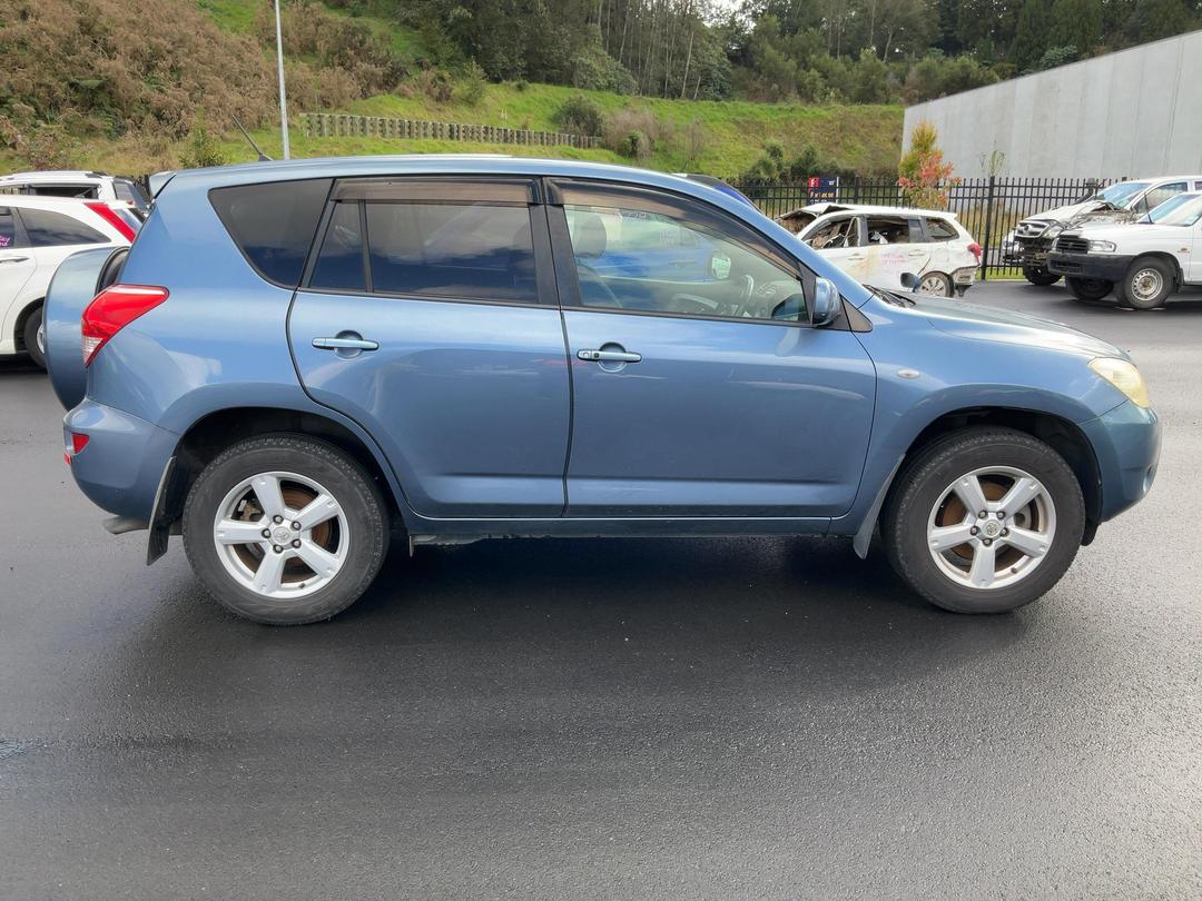 Photo '8' of Toyota Rav4