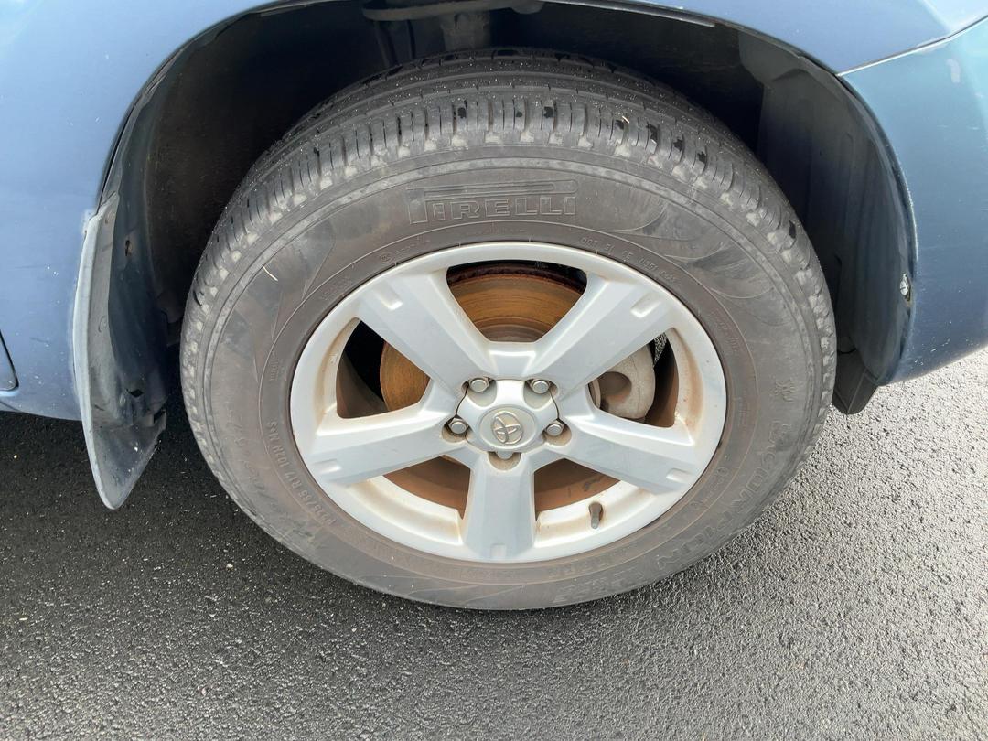 Photo '10' of Toyota Rav4