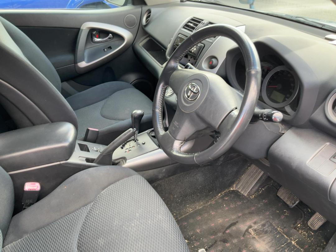 Photo '16' of Toyota Rav4