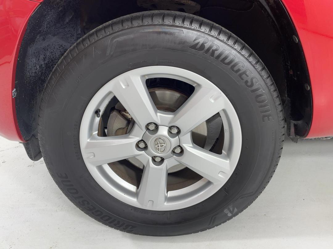 Photo '10' of Toyota Rav4