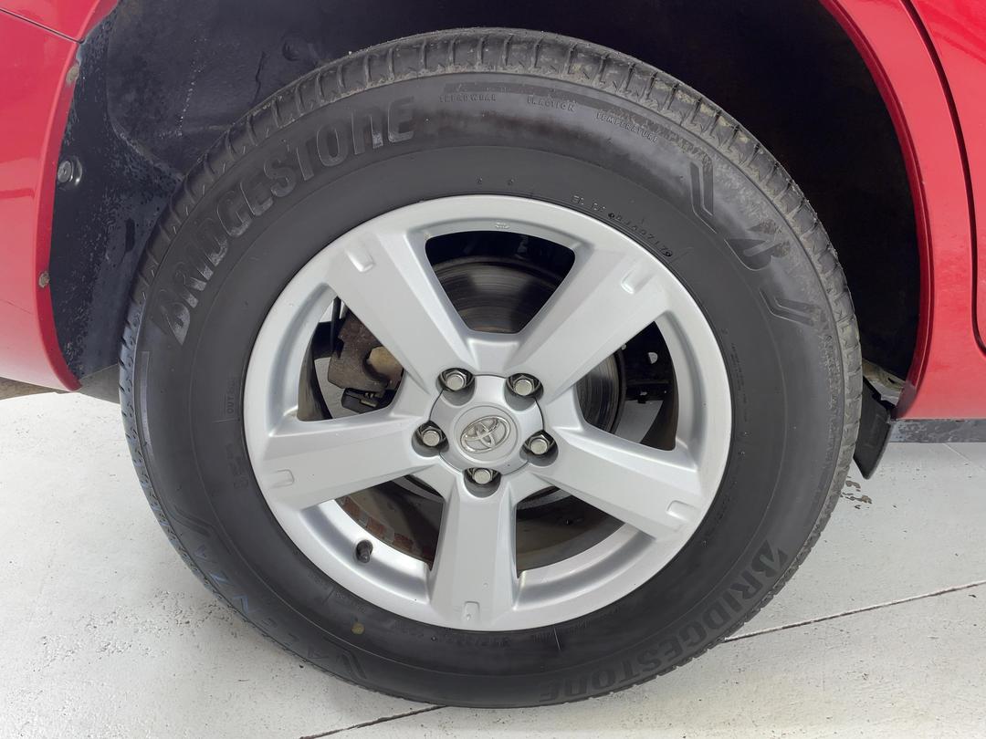 Photo '12' of Toyota Rav4