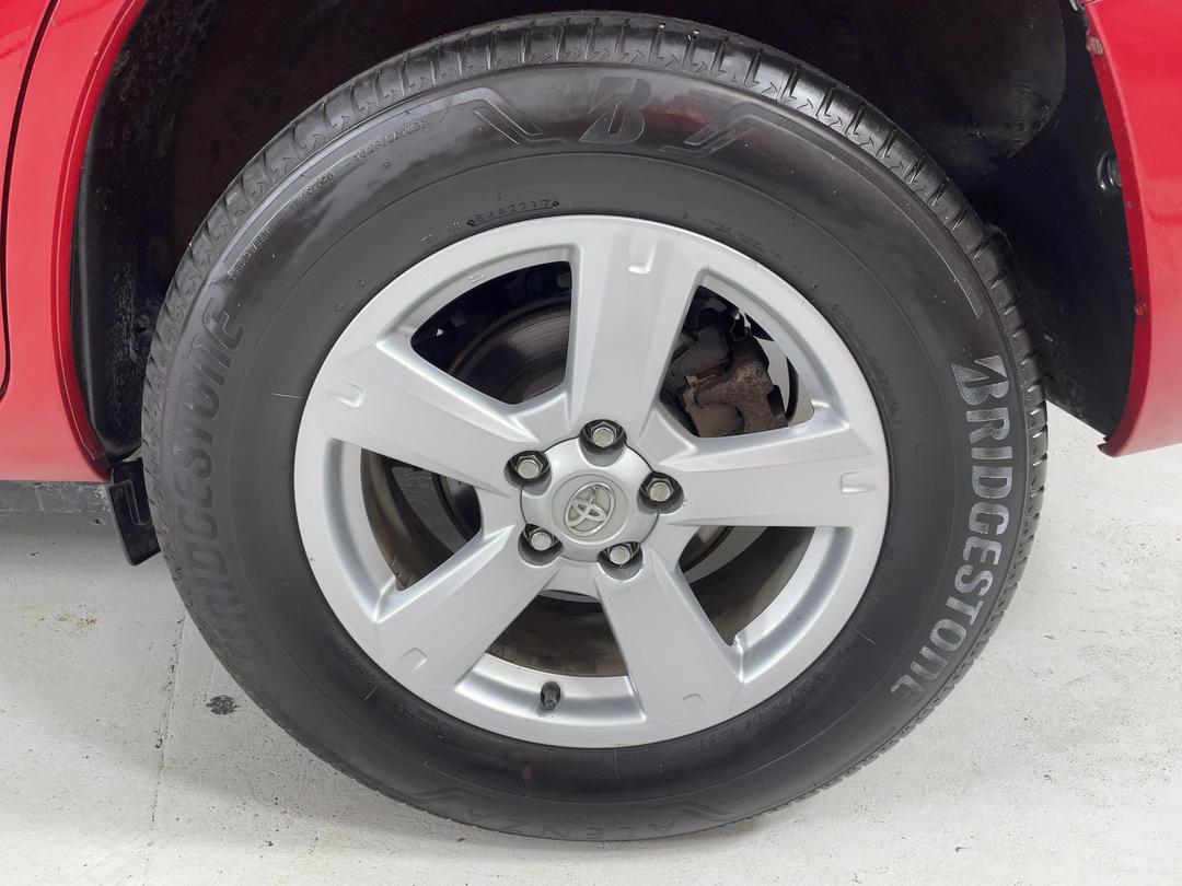 Photo '11' of Toyota Rav4