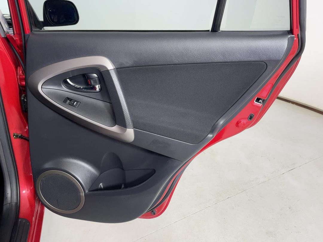 Photo '19' of Toyota Rav4
