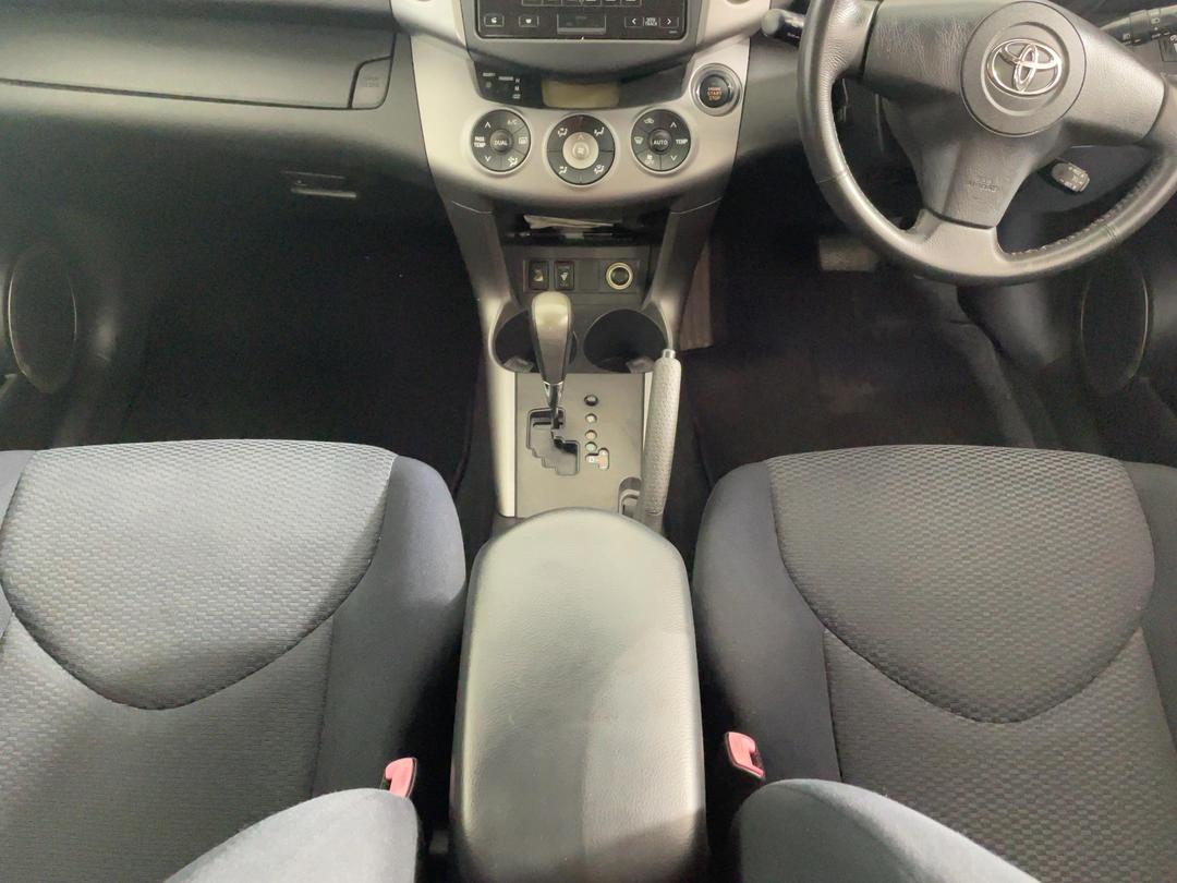 Photo '18' of Toyota Rav4