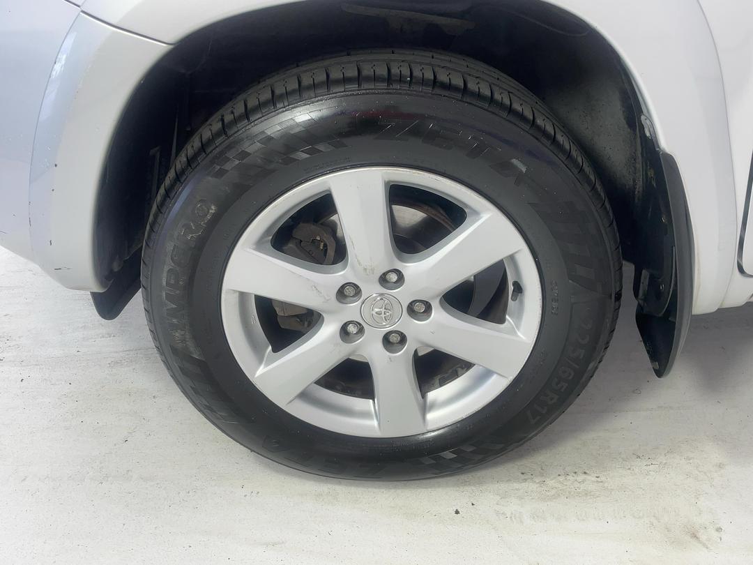 Photo '10' of Toyota Rav4