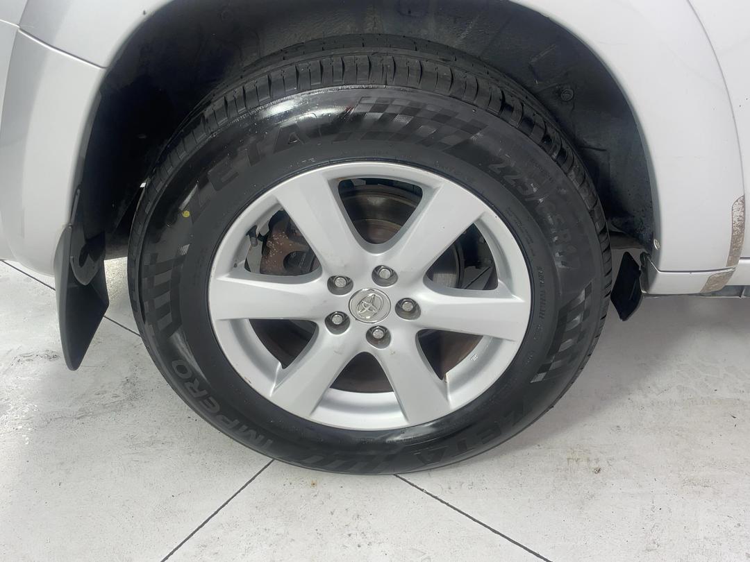 Photo '12' of Toyota Rav4