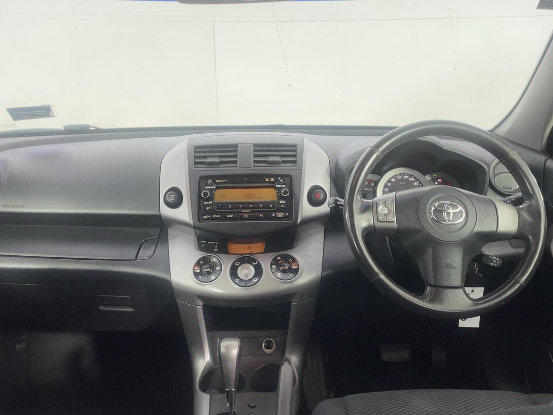 Photo '17' of Toyota Rav4