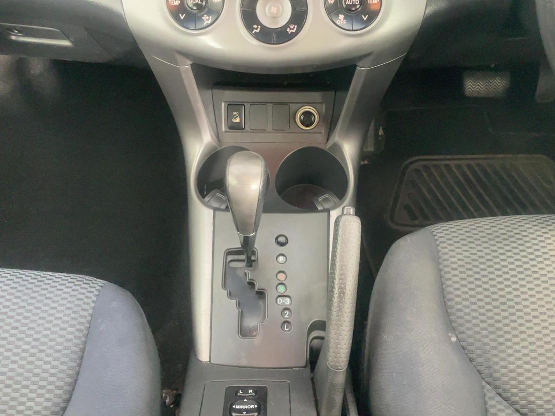 Photo '18' of Toyota Rav4