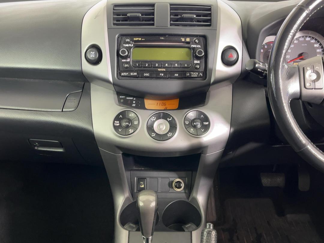 Photo '18' of Toyota Rav4