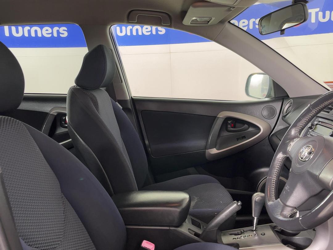 Photo '16' of Toyota Rav4