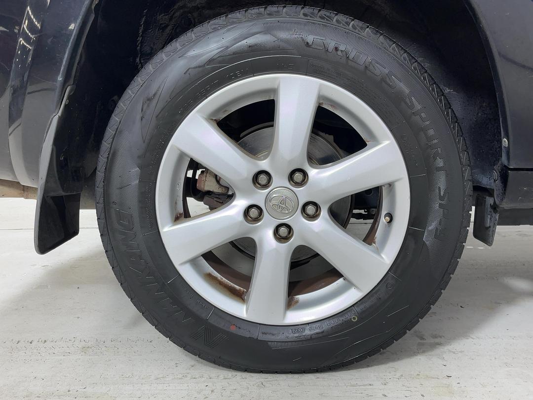 Photo '12' of Toyota Rav4