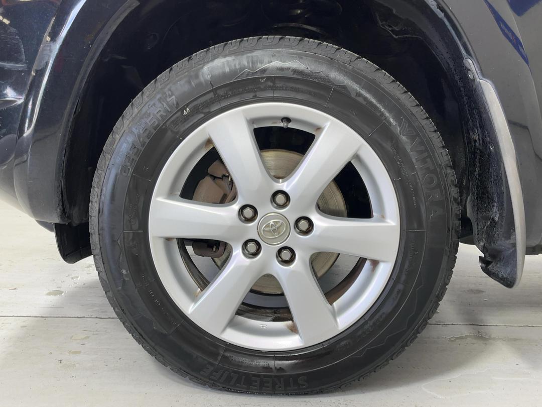 Photo '10' of Toyota Rav4