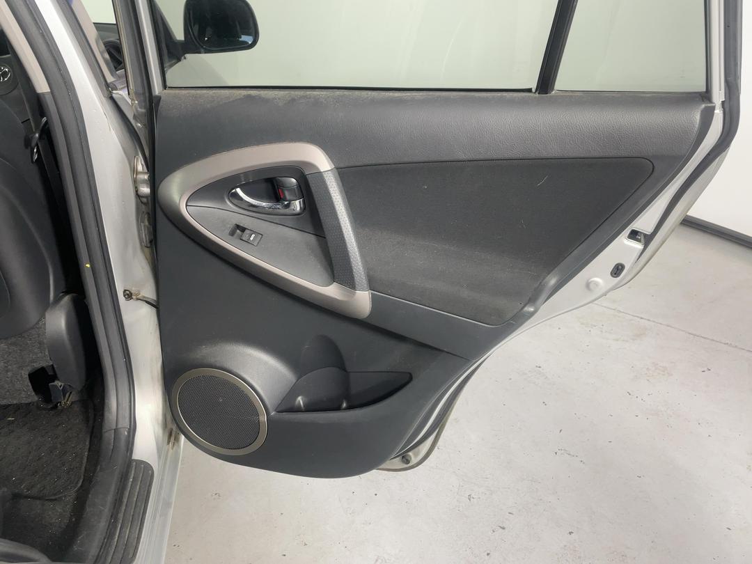 Photo '17' of Toyota Rav4 Photo '17' of Toyota Rav4