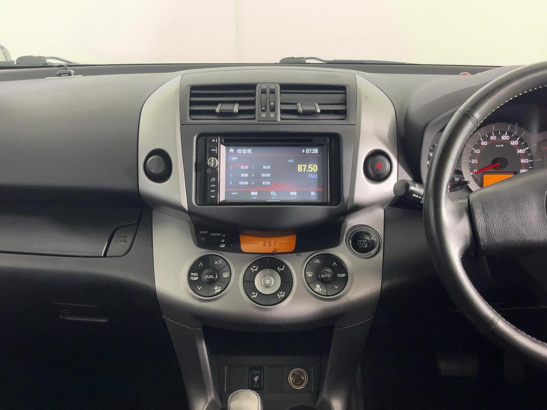 Photo '18' of Toyota Rav4