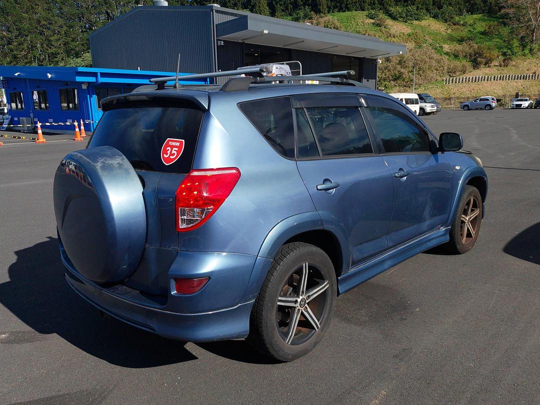 Photo '10' of Toyota RAV4 2.4 Photo '10' of Toyota RAV4 2.4