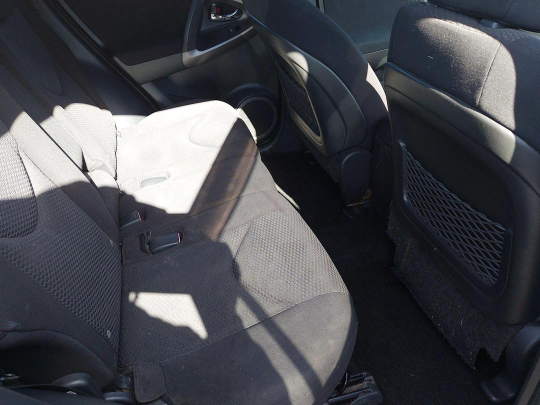 Photo '16' of Toyota RAV4 2.4 Photo '16' of Toyota RAV4 2.4