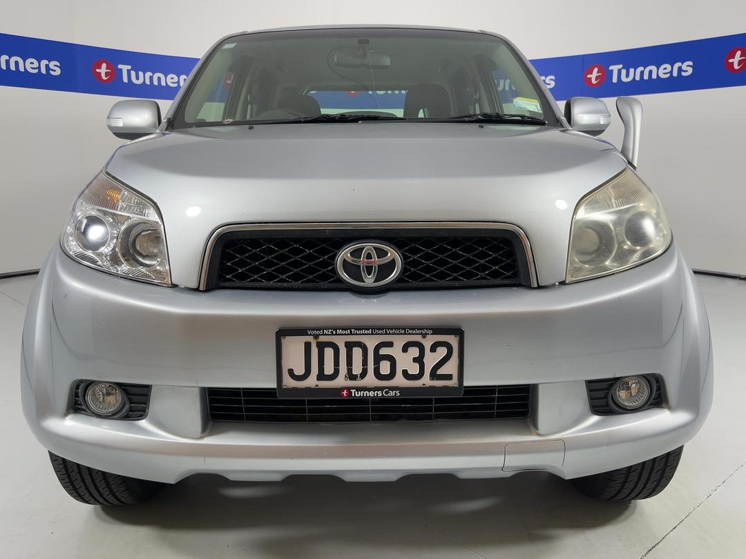 Photo '2' of Toyota Rush