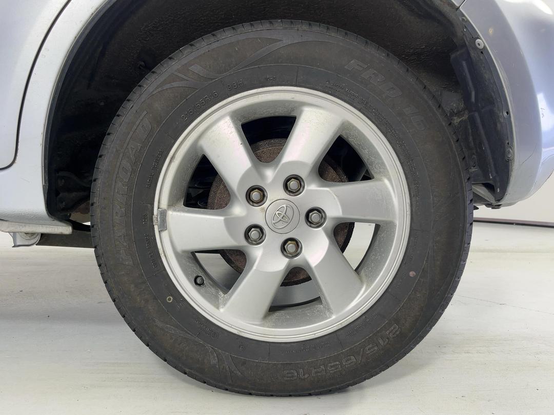Photo '11' of Toyota Rush