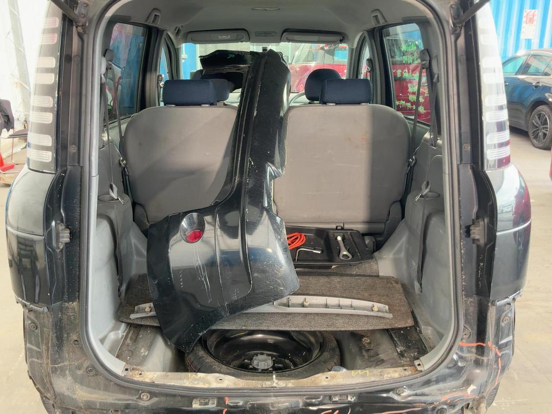 Photo '11' of Toyota Sienta Photo '11' of Toyota Sienta