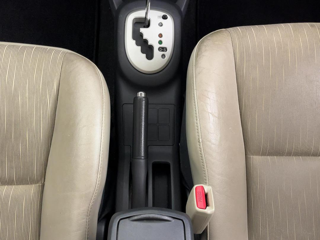 Photo '26' of Toyota Vitz